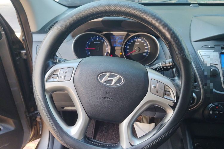 Used Hyundai ix35 2015 2.0L Automatic 2WD Smart Type China IV Steering Wheel