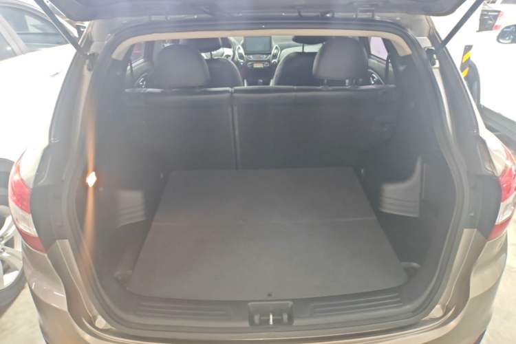 Used Hyundai ix35 2015 2.0L Automatic 2WD Smart Type China IV Trunk