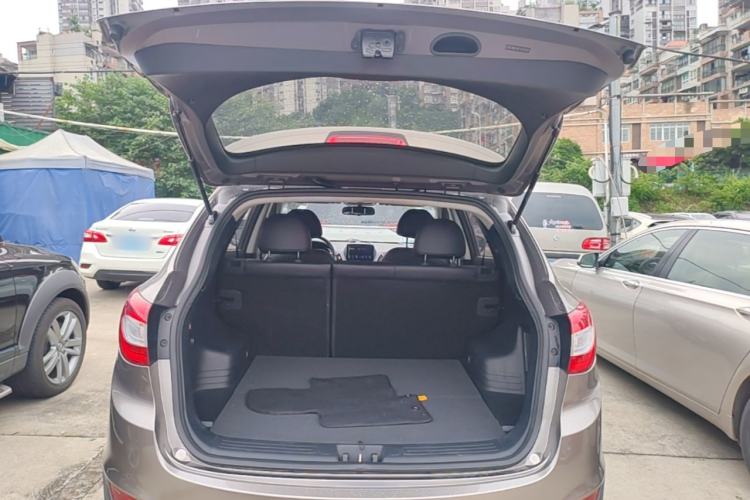 Used Hyundai ix35 2015 2.0L Automatic 2WD Smart Type China IV Trunk