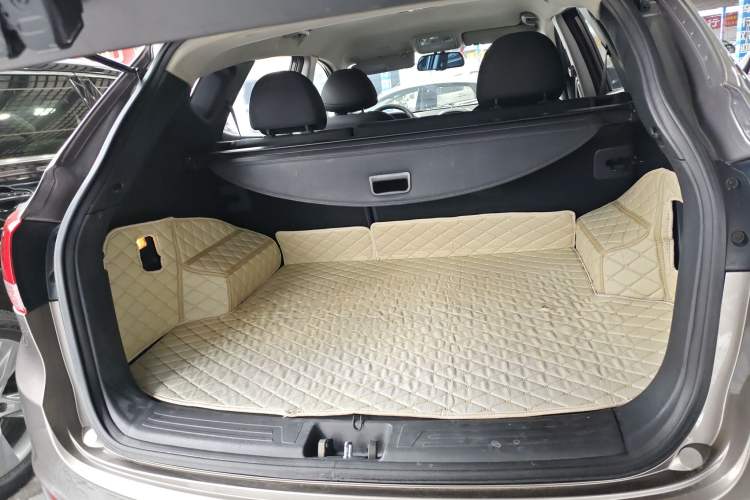 Used Hyundai ix35 2015 2.0L Manual Two-Wheel Drive Comfort Version China IV Standard Trunk