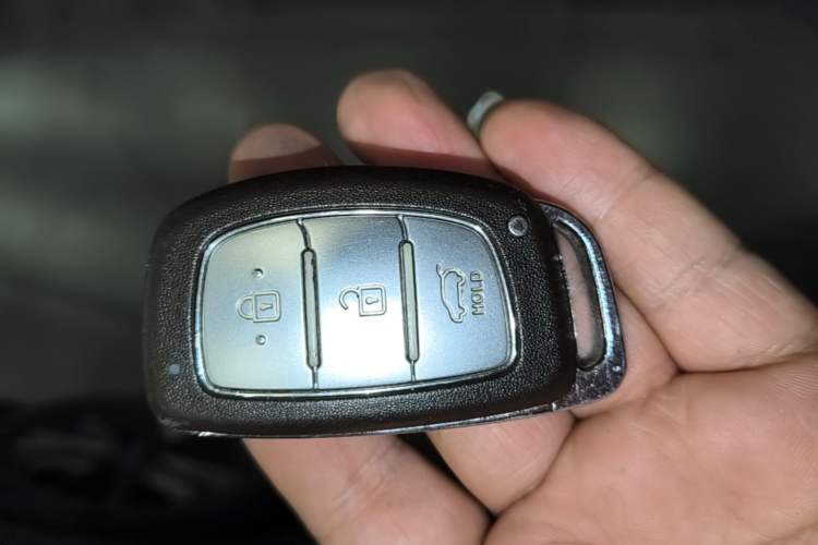Used Hyundai ix35 2015 2.0L Automatic 2WD Smart Type China IV Vehicle Key