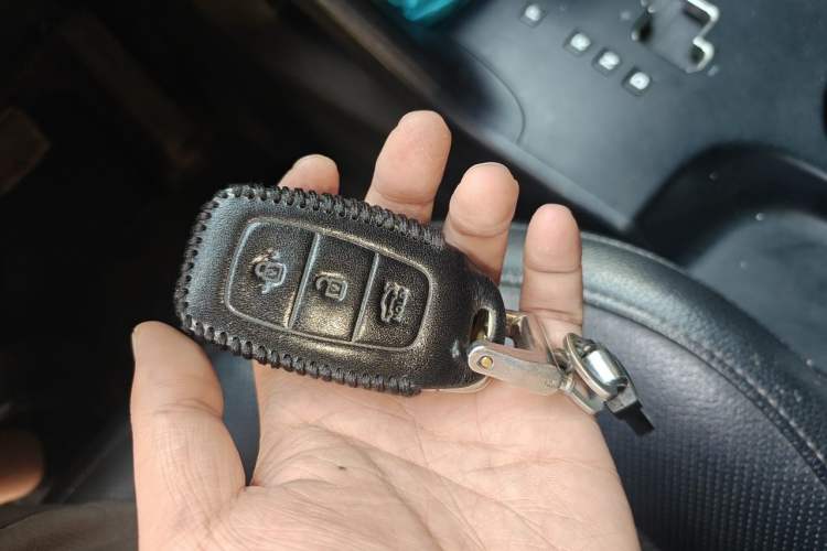 Used Hyundai ix35 2015 2.0L Automatic 2WD Smart Version China V Standard Vehicle Key