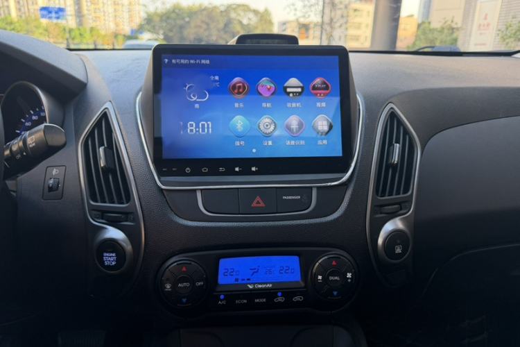 Used Hyundai ix35 2015 2.0L Automatic 2WD Smart Version China V Standard Audio And AC Panel