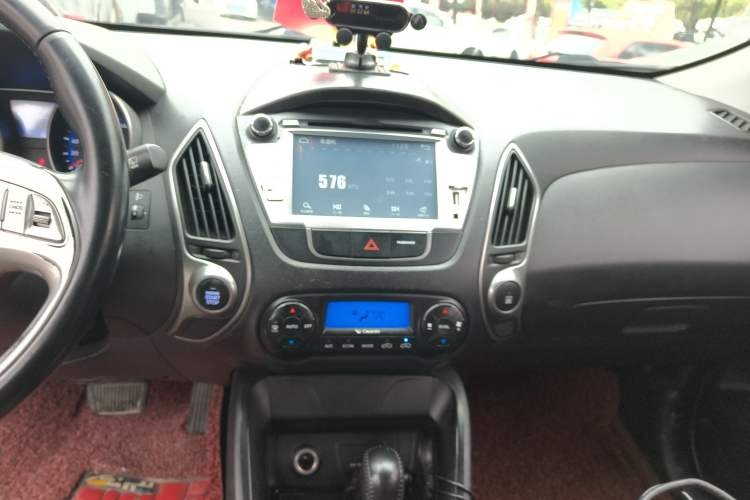 Used Hyundai ix35 2015 2.0L Automatic 2WD Smart Type China IV Audio And AC Panel