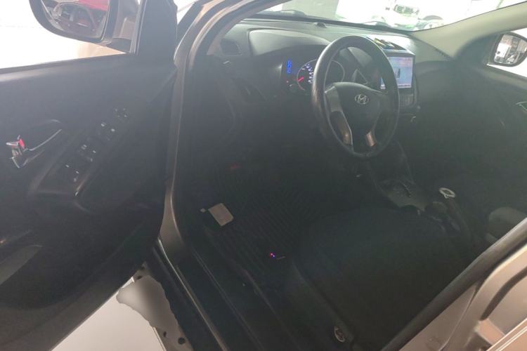 Used Hyundai ix35 2015 2.0L Automatic 2WD Comfort Edition China V Standard Driver Seat