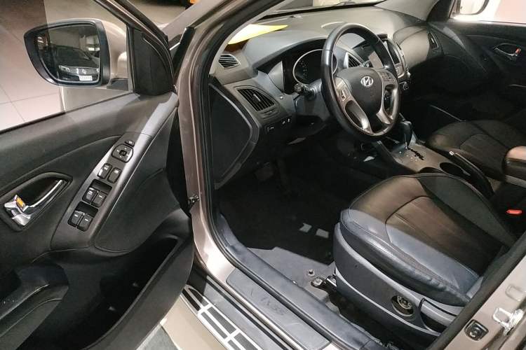 Used Hyundai ix35 2015 2.0L Automatic 2WD Smart Type China IV Driver Seat
