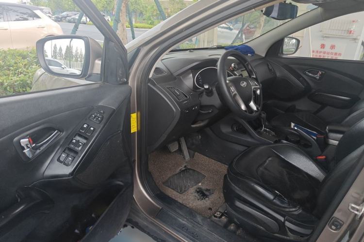 Used Hyundai ix35 2015 2.0L Automatic 2WD Smart Version China V Standard Driver Seat