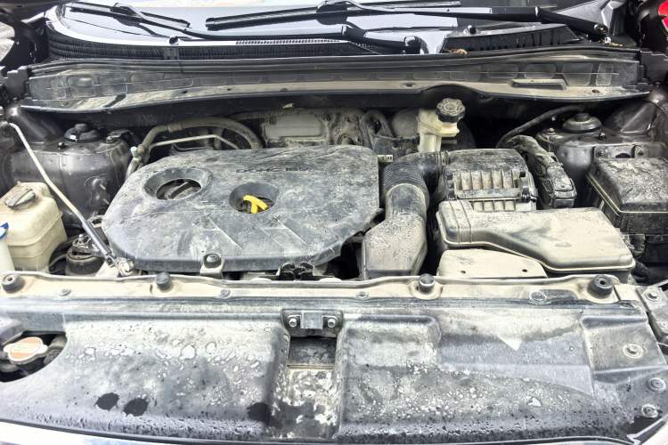 Used Hyundai ix35 2015 2.0L Automatic 2WD Smart Version China V Standard Engine Bay