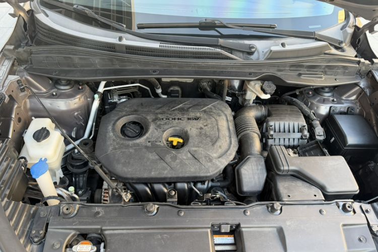 Used Hyundai ix35 2015 2.0L Automatic 2WD Smart Version China V Standard Engine Bay