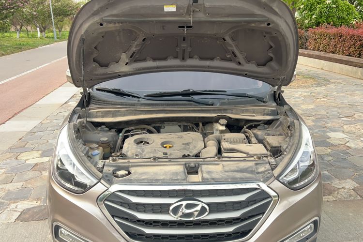 Used Hyundai ix35 2015 2.0L Automatic 2WD Comfort Edition China V Standard Engine Bay