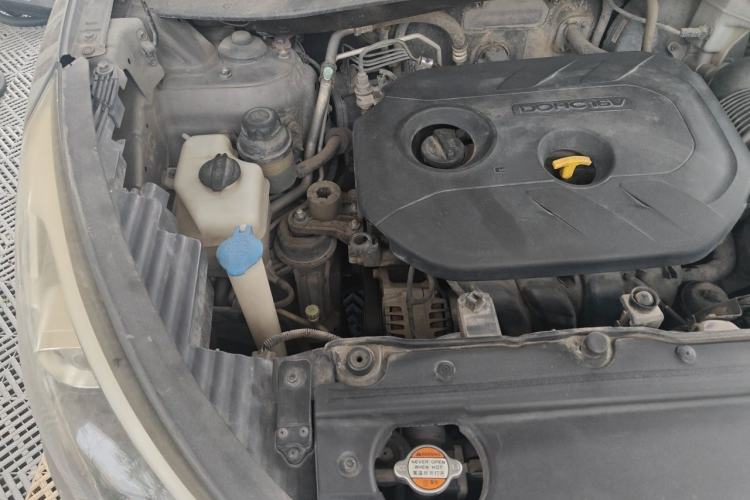 Used Hyundai ix35 2015 2.0L Automatic 2WD Smart Version China V Standard Engine Bay Right