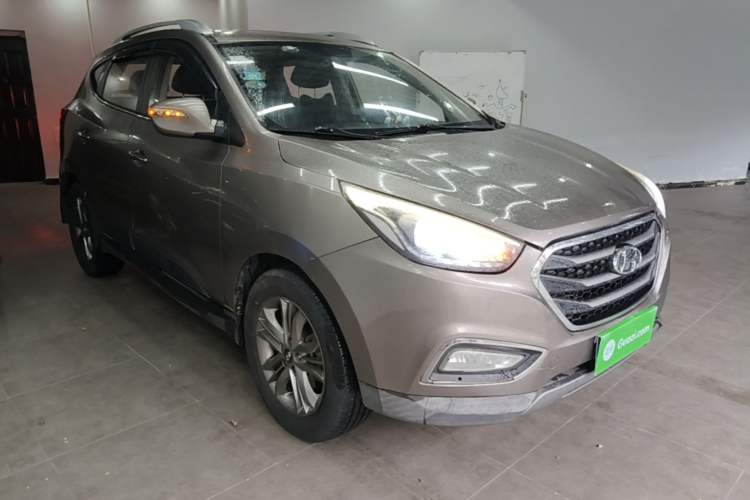 Used Hyundai ix35 2015 2.0L Automatic 2WD Smart Version China V Standard Exterior 1