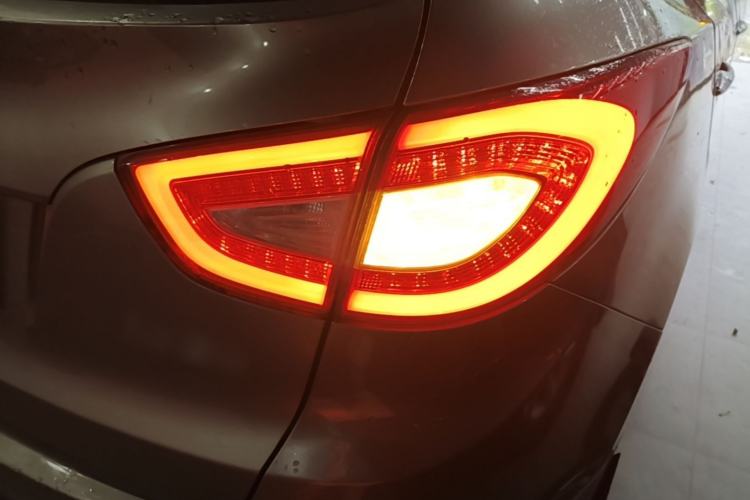 Used Hyundai ix35 2015 2.0L Automatic 2WD Smart Version China V Standard Exterior 3
