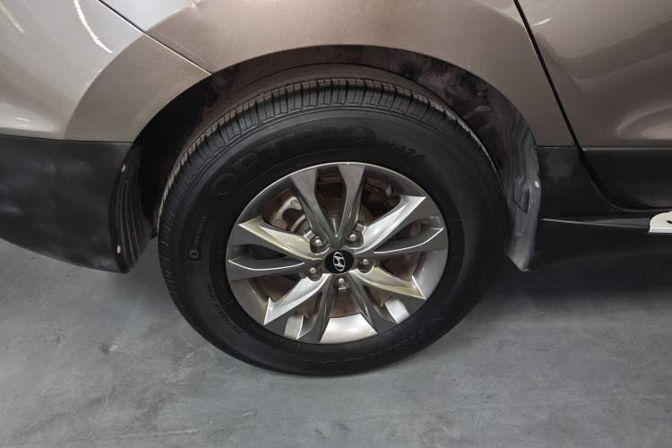 Used Hyundai ix35 2015 2.0L Automatic 2WD Comfort Edition China IV Standard Exterior 4
