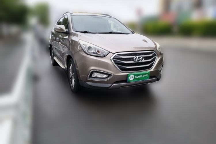 Used Hyundai ix35 2015 2.0L Automatic 2WD Smart Type China IV Front Right 45 Deg
