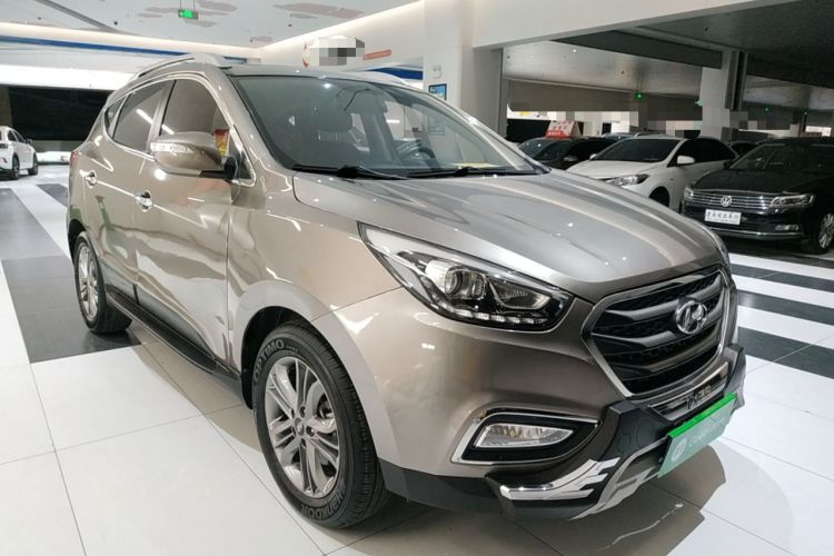 Used Hyundai ix35 2015 2.0L Automatic 2WD Smart Type China IV Front Right 45 Deg