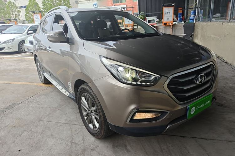 Used Hyundai ix35 2015 2.0L Automatic 2WD Smart Version China V Standard Front Right 45 Deg