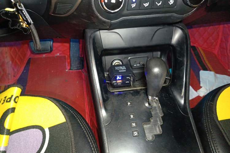 Used Hyundai ix35 2015 2.0L Automatic 2WD Comfort Edition China IV Standard Gear Lever