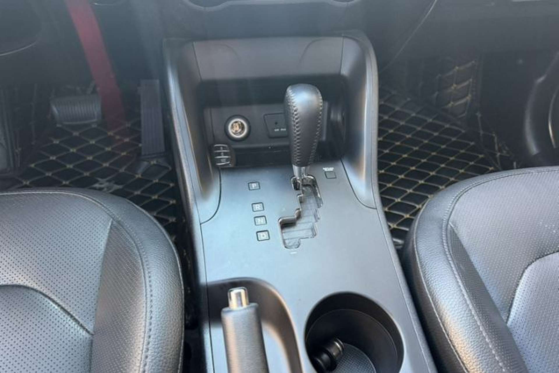 Used Hyundai ix35 2015 2.0L Automatic 2WD Smart Version China V Standard Gear Lever