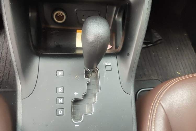 Used Hyundai ix35 2015 2.0L Automatic 2WD Comfort Edition China V Standard Gear Lever