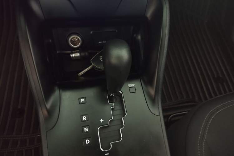 Used Hyundai ix35 2015 2.0L Automatic 2WD Comfort Edition China V Standard Gear Lever