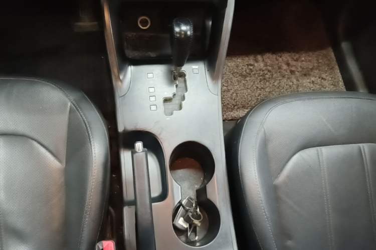 Used Hyundai ix35 2015 2.0L Automatic 2WD Smart Version China V Standard Gear Lever