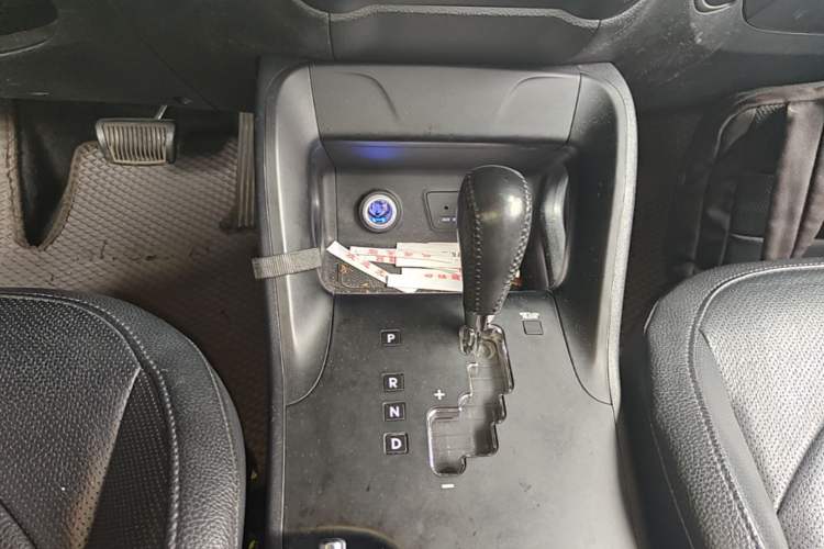 Used Hyundai ix35 2015 2.0L Automatic 2WD Smart Version China V Standard Gear Lever