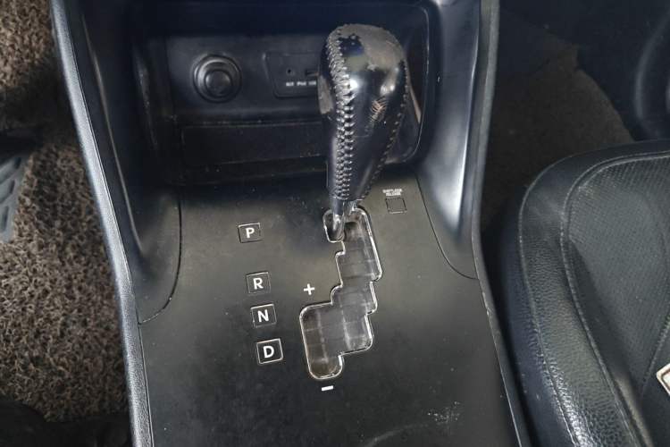 Used Hyundai ix35 2015 2.0L Automatic 2WD Smart Version China V Standard Gear Lever