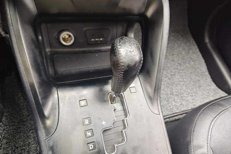 Used Hyundai ix35 2015 2.0L Automatic 2WD Smart Version China V Standard Gear Lever