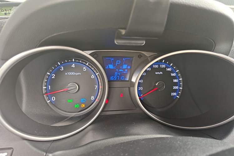Used Hyundai ix35 2015 2.0L Automatic 2WD Smart Version China V Standard Instrument Cluster