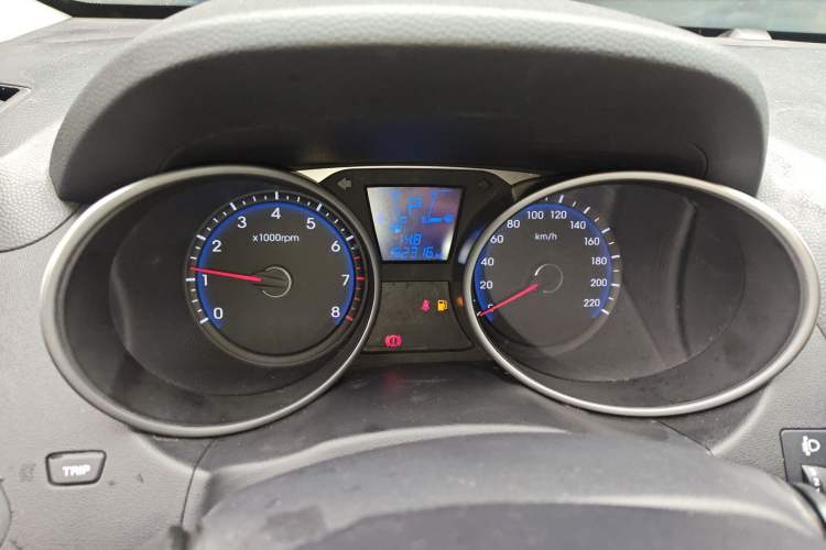 Used Hyundai ix35 2015 2.0L Automatic 2WD Smart Version China V Standard Instrument Cluster