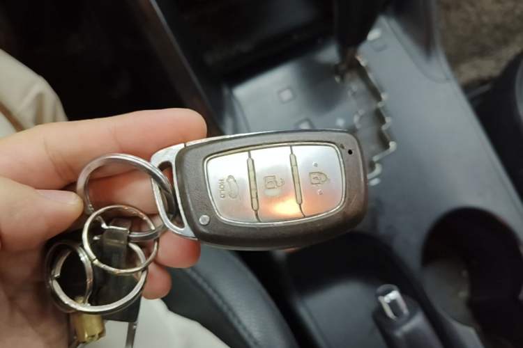 Used Hyundai ix35 2015 2.0L Automatic 2WD Smart Version China V Standard Interior 1