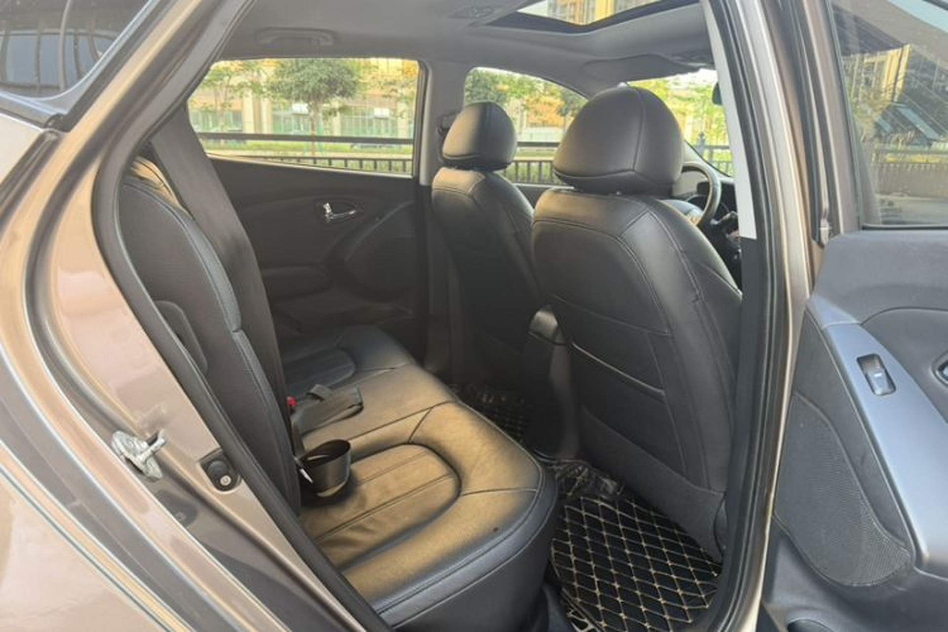 Used Hyundai ix35 2015 2.0L Automatic 2WD Smart Version China V Standard Interior 4