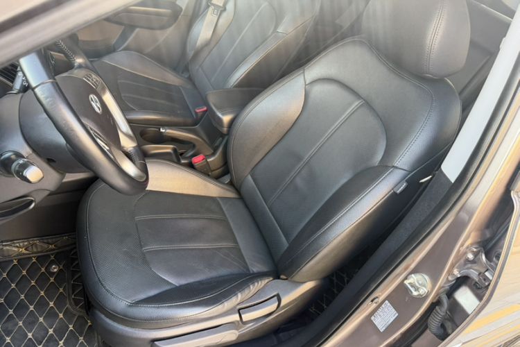Used Hyundai ix35 2015 2.0L Automatic 2WD Smart Version China V Standard Interior 5