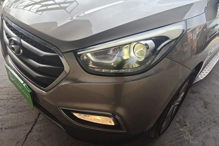 Used Hyundai ix35 2015 2.0L Automatic 2WD Smart Version China V Standard Left Front Headlight