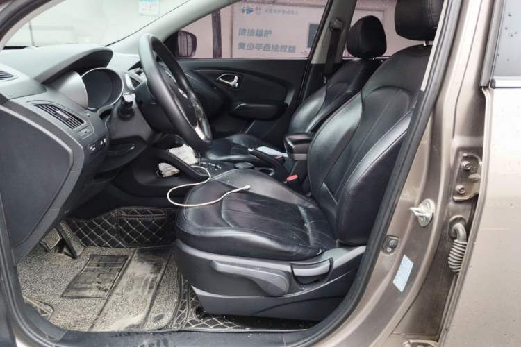 Used Hyundai ix35 2015 2.0L Automatic 2WD Smart Type China IV Left Front Seat