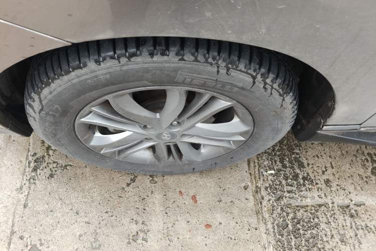 Used Hyundai ix35 2015 2.0L Automatic 2WD Smart Type China IV Left Front Wheel Hub