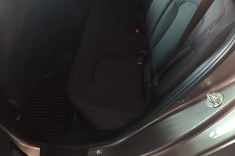 Used Hyundai ix35 2015 2.0L Automatic 2WD Comfort Edition China V Standard Left Rear Seat
