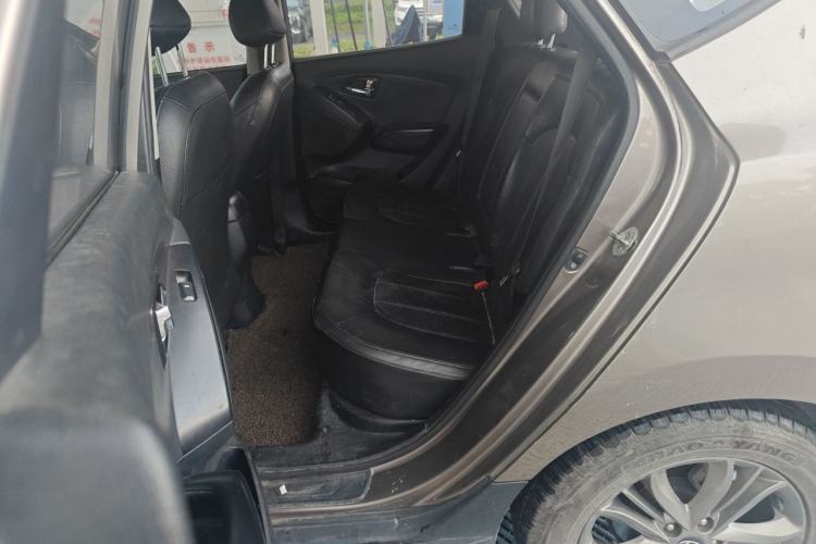 Used Hyundai ix35 2015 2.0L Automatic 2WD Smart Version China V Standard Left Rear Seat