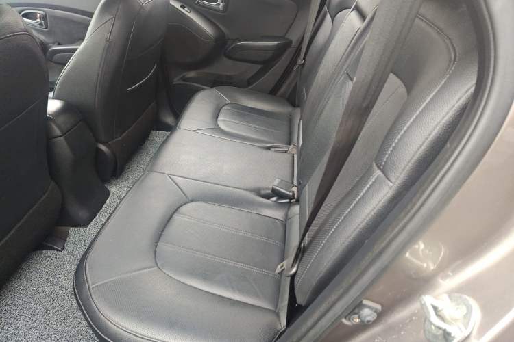 Used Hyundai ix35 2015 2.0L Automatic 2WD Smart Version China V Standard Left Rear Seat