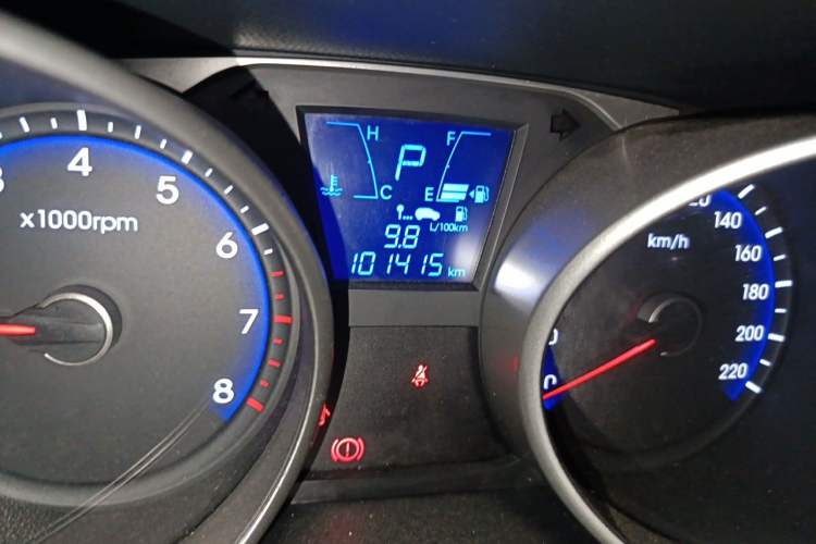 Used Hyundai ix35 2015 2.0L Automatic 2WD Comfort Edition China IV Standard Odometer Close Up