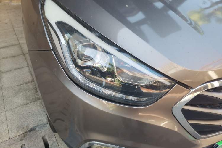 Used Hyundai ix35 2015 2.0L Automatic 2WD Smart Type China IV Right Front Headlight