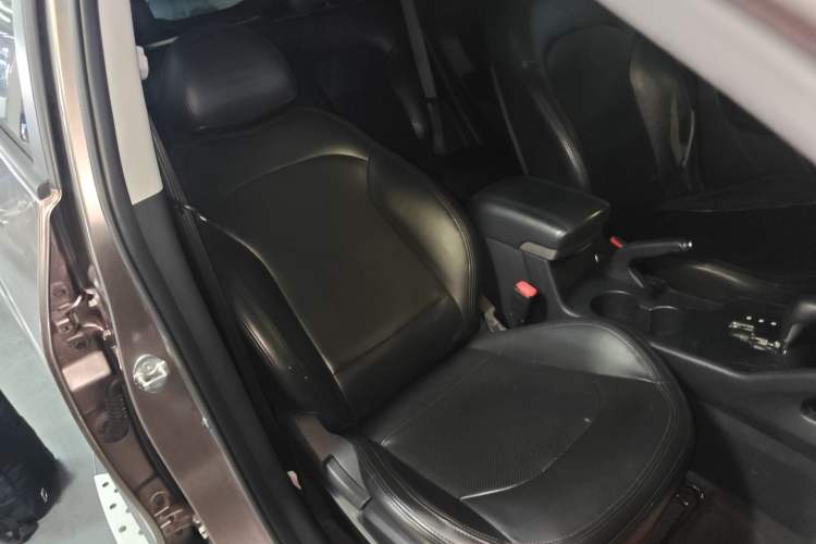Used Hyundai ix35 2015 2.0L Automatic 2WD Comfort Edition China IV Standard Right Front Seat