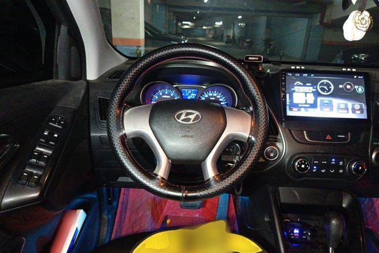 Used Hyundai ix35 2015 2.0L Automatic 2WD Comfort Edition China IV Standard Steering Wheel