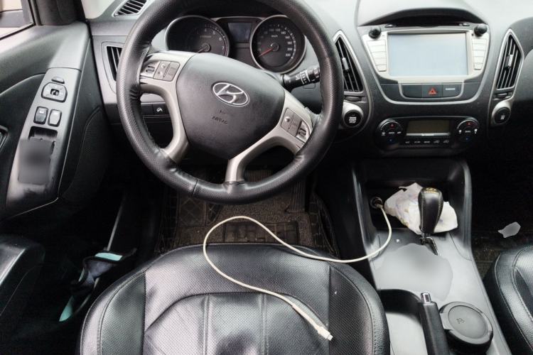 Used Hyundai ix35 2015 2.0L Automatic 2WD Smart Type China IV Steering Wheel