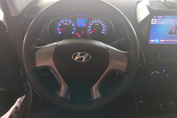 Used Hyundai ix35 2015 2.0L Automatic 2WD Comfort Edition China V Standard Steering Wheel