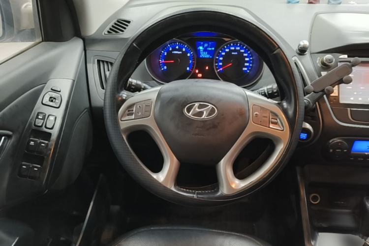 Used Hyundai ix35 2015 2.0L Automatic 2WD Smart Version China V Standard Steering Wheel