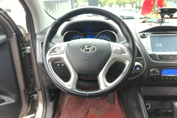 Used Hyundai ix35 2015 2.0L Automatic 2WD Smart Type China IV Steering Wheel