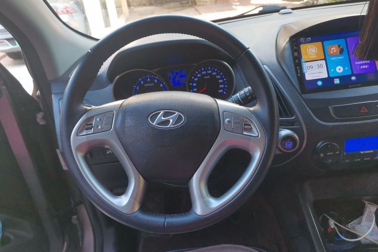 Used Hyundai ix35 2015 2.0L Automatic 2WD Smart Type China IV Steering Wheel