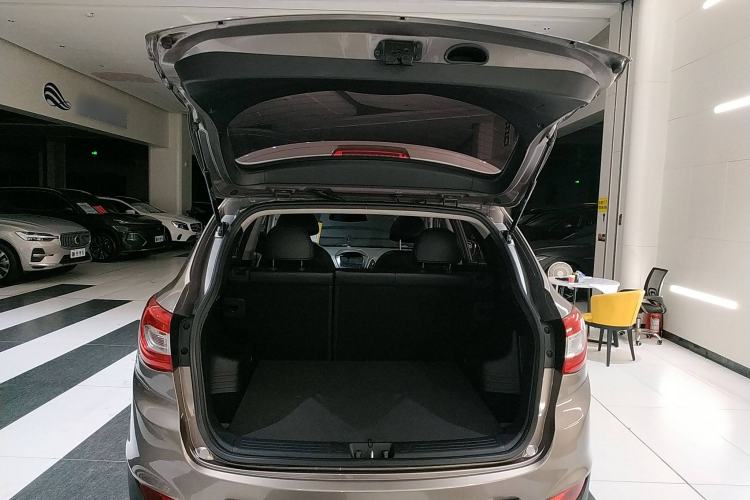 Used Hyundai ix35 2015 2.0L Automatic 2WD Smart Type China IV Trunk